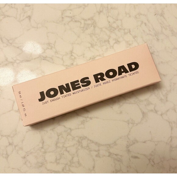 ORIGINAL Jones Road Just Enough Tinted Moisturizer LIGHT 1.69 fl.oz UNSEALED - Picture 1 of 6